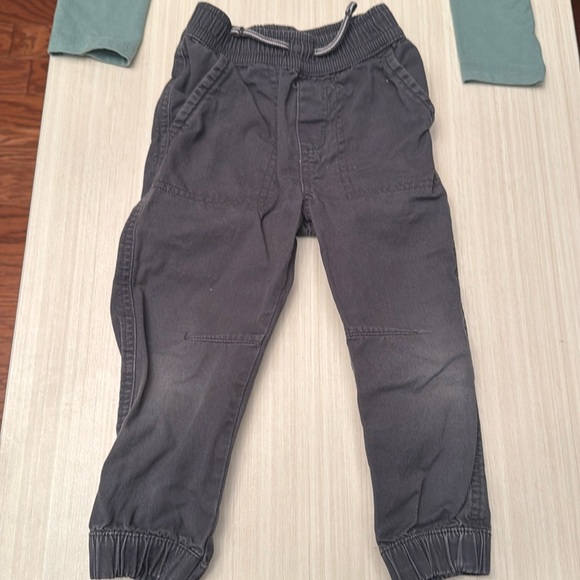 Garanimals. Toddler Boys Set. 3T. Cream Hoodie Too & Grey Joggers. - Picture 2 of 6